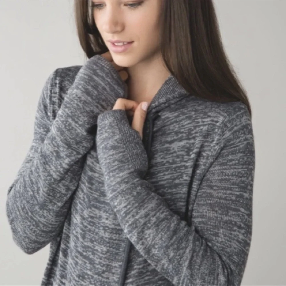 lululemon Peace Of Mind Hooded Wrap Size 2-4 Athleisure Sporty‎